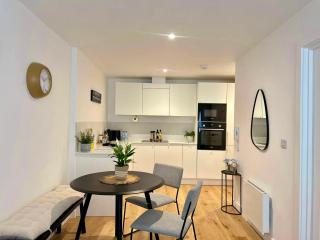 Coastal Hideaway-Modern Flat, 10 Min to Beach&Town - Eastbourne - 7