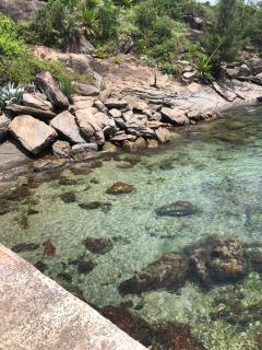 Pé nas pedras - Guarapari - 1