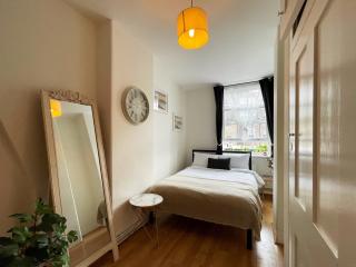 Harper's Place near Kings Cross - 2 Double Beds, 1 Sofa Bed, Great Location, Ideal for Families - London - 0