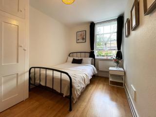 Harper's Place near Kings Cross - 2 Double Beds, 1 Sofa Bed, Great Location, Ideal for Families - London - 8