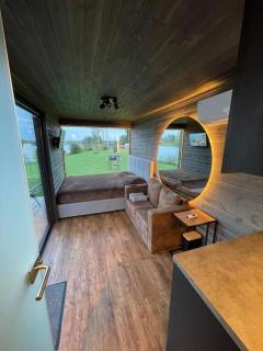 REZi Cabin - - 3