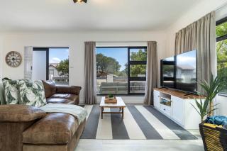 SAM's - Sea And Mountain - Hermanus - 0