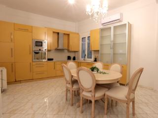 White Tower Family Apartment with Jacuzzi - Perfect Hospitality - Tesalónica - 6