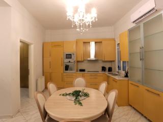 White Tower Family Apartment with Jacuzzi - Perfect Hospitality - Tesalónica - 5