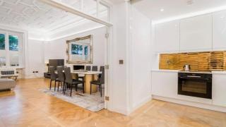 Contemporary 4-Bedroom Flat with Stylish Interiors - 3