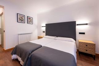 Hotel 103 - - 3