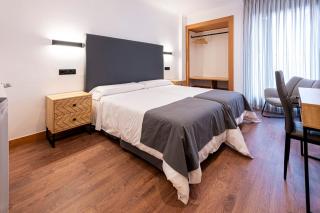 Hotel 103 - - 9
