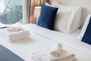 Lux Apartment with huge private Lounge I Burj & Canal View - Dubai - 5