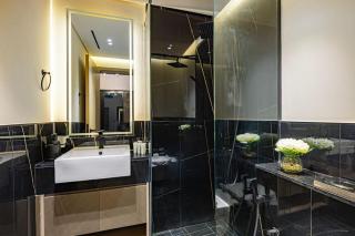 Lux Apartment with huge private Lounge I Burj & Canal View - Dubai - 4
