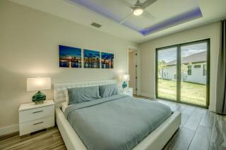 Villa Infinity by CoralVilla -modern, on water, pool - Cape Coral - 9