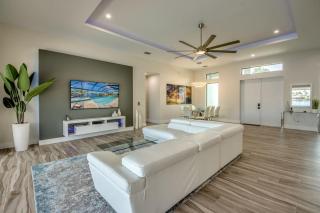 Villa Infinity by CoralVilla -modern, on water, pool - Cape Coral - 5