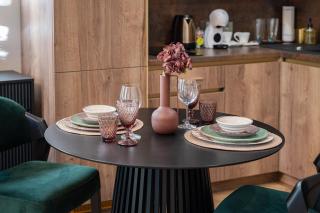 Poppy Apartments - 1