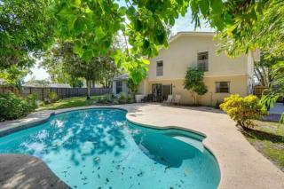 Pool Spacious central home 7Mile to Beach - 9
