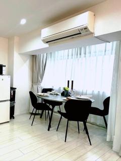 Roppongi 4 minutes, 4 person ,Dyson hair dryer, POLA toiletries - Tokyo - 3