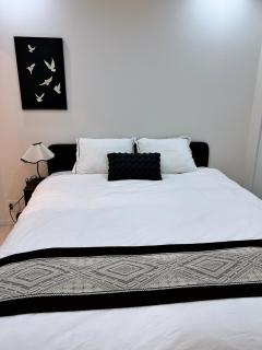 Roppongi 4 minutes, 4 person ,Dyson hair dryer, POLA toiletries - Tokyo - 8