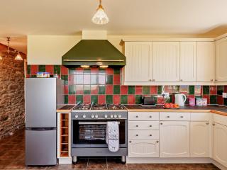 4 Bed in Aberaeron 92072 - Llanrhystyd - 1