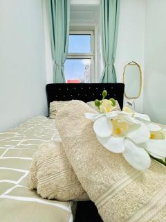 Cozy 9BR Shared Apartment, Only 12Min Walk to Augarten - Wenen - 3
