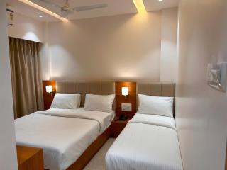 Hotel Neem Heritage - Shirdi - 5