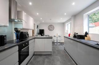 2 Bedroom House By Brookland Stays Serviced Accommodation Short Lets Brumby With Free WiFi - Brumby - 8