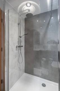 2 Bedroom House By Brookland Stays Serviced Accommodation Short Lets Brumby With Free WiFi - Brumby - 6