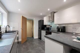 Brumby 3-Bed House by Brookland Stays Serviced Accommodation with WiFi - Brumby - 3