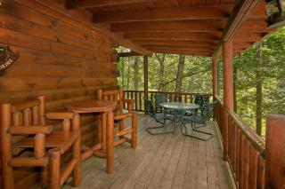 Browns Bear Den #235 - Gatlinburg - 2