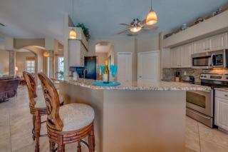 Villa Harmony by CoralVilla, pool, great location - Cape Coral - 3