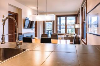 Waterfront Suite & Lake Resort - Lac-Superieur - 1