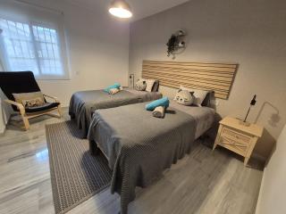 Luxurious Three Bedroom Duplex Apt Close to Beach - Fuengirola - 2