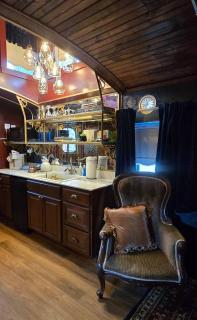 Unique Santa Fe Caboose Experience - 5