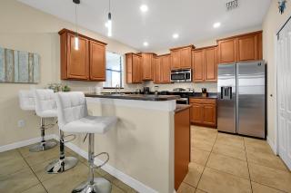 Embrace Disney Magic at Our Luxe 6-BR Villa in ChampionsGate! - Davenport - 7