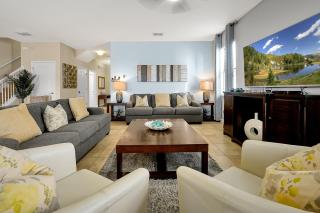Embrace Disney Magic at Our Luxe 6-BR Villa in ChampionsGate! - Davenport - 8