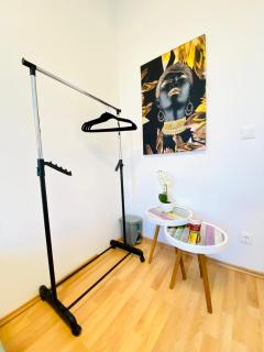 Bright 5BR Apartment w Great Transport Link - Vienne - 2
