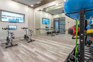 Full Apartment, 15 Min to Disney, King Bed Pet-Friendly, Resort-Style Amenities - Orlando - 8