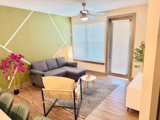 Full Apartment, 15 Min to Disney, King Bed Pet-Friendly, Resort-Style Amenities - Orlando - 3