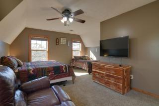 Walk to Lake Lampe Cabin with Fireplace and Deck! - Lampe - 1