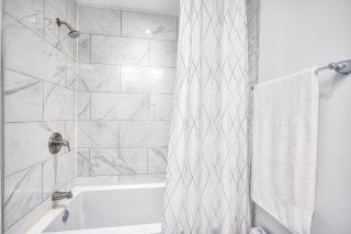 Charming 2BR with Balcony in Montreal - Montreal - 5