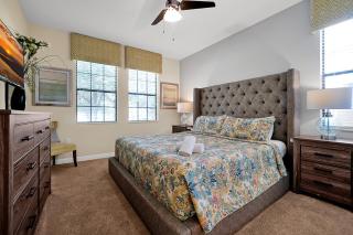 Embrace Disney Magic at Our Luxe 6-BR Villa in ChampionsGate! - Davenport - 6