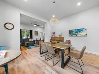 5 Bedroom - Located in Old Town Eagle - 2