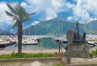 Rustico di Pianello Naturstein-Ferienhaus am See - 1
