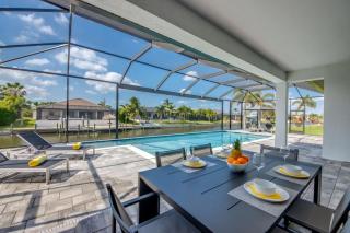 Villa Suntastic by CoralVilla-gulf access, pool&spa - Cape Coral - 6