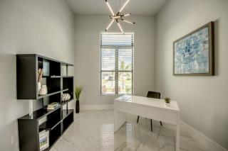 Villa Suntastic by CoralVilla-gulf access, pool&spa - Cape Coral - 1