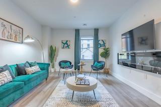 2 bedroom 2 bath Suite, Near American Dream and The Airport, Free Parking, King Bed and 2 Queen Beds, Washer and Dryer - Orange - 4