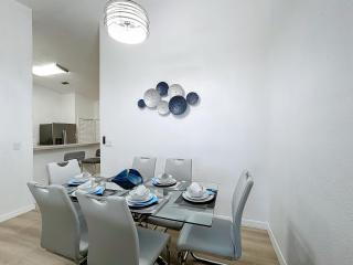 The Galactic Getaway, Cozy 3Bed, 2Bath, centrally located, near all theme parks - Kissimmee - 4