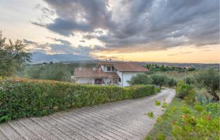 2 Bedroom Cozy Apartment In Moscufo - Moscufo - 8
