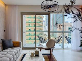 Modern 1BR Panoramic View, West Avenue - Dubai - 4