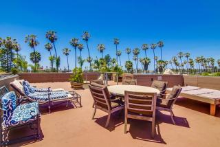 PACIFIC BEACH ESTATE water view - San Diego - 2