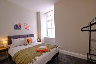 F1 Team Flat - 4 Separate Beds - Van Parking & 1GB WiFi - 3