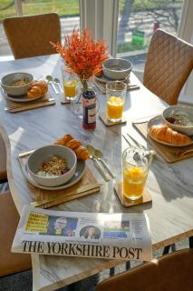 Large 2-3 Bed FREE Parking, En-suite - Harrogate - 0