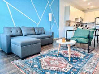 Entire Apartment, King Bed, Pets Allowed, 15 Min to Parks, Resort-Style Amenities - Kissimmee - 2